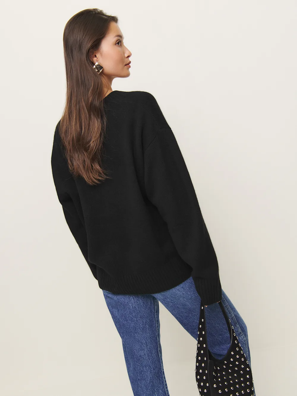 Jadey Cashmere Oversized V-neck Sweater 3 Jadey Cashmere Oversized V-neck Sweater