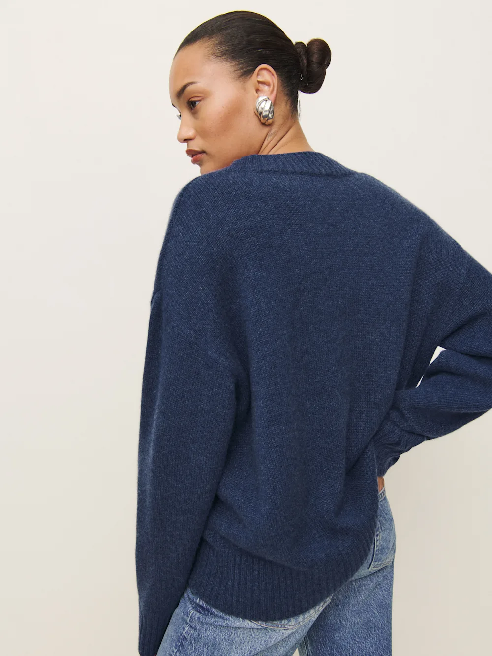 Jadey Cashmere Oversized V-neck Sweater 3 Jadey Cashmere Oversized V-neck Sweater